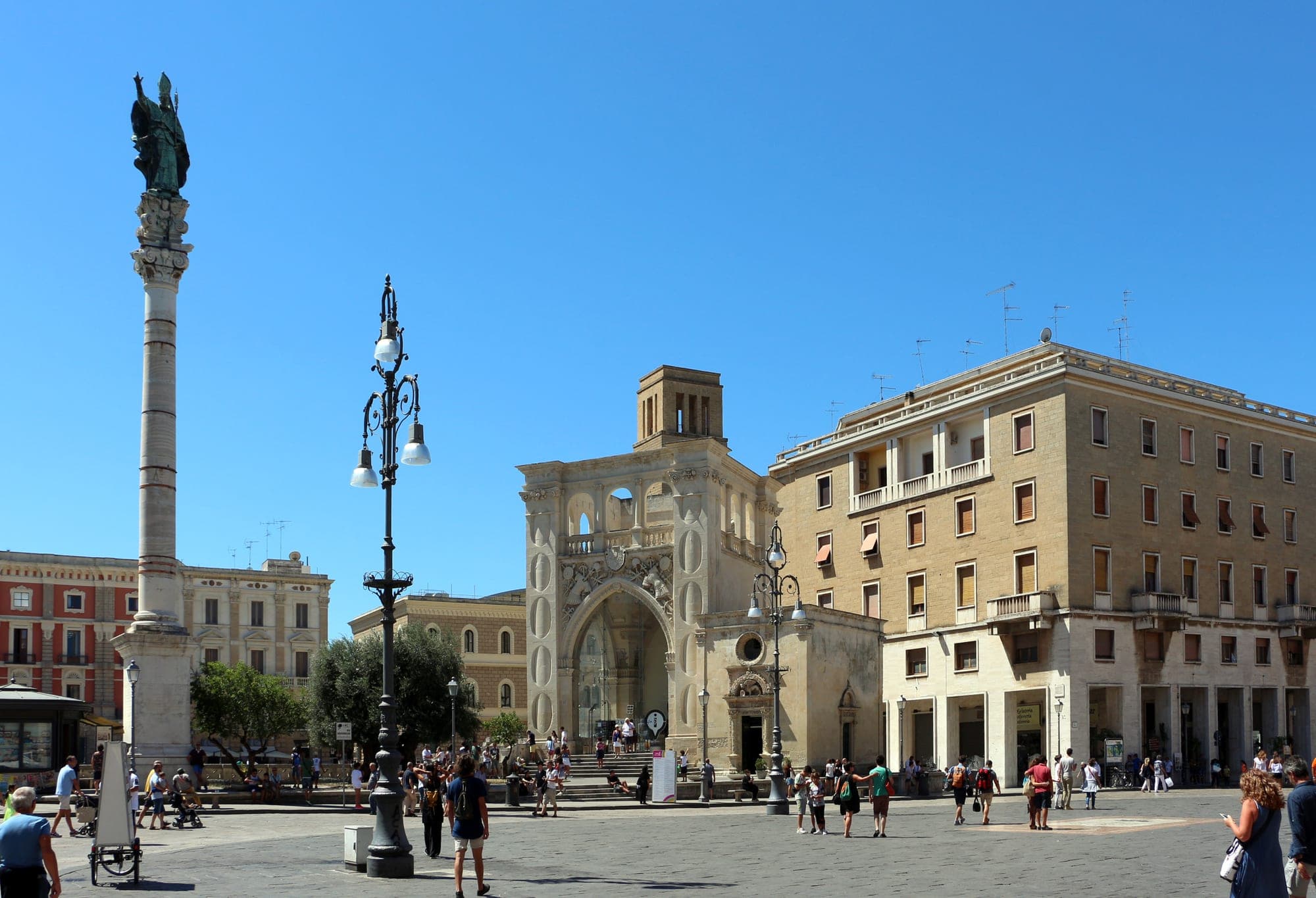 Piazza Sant’Oronzo, cuore di Lecce